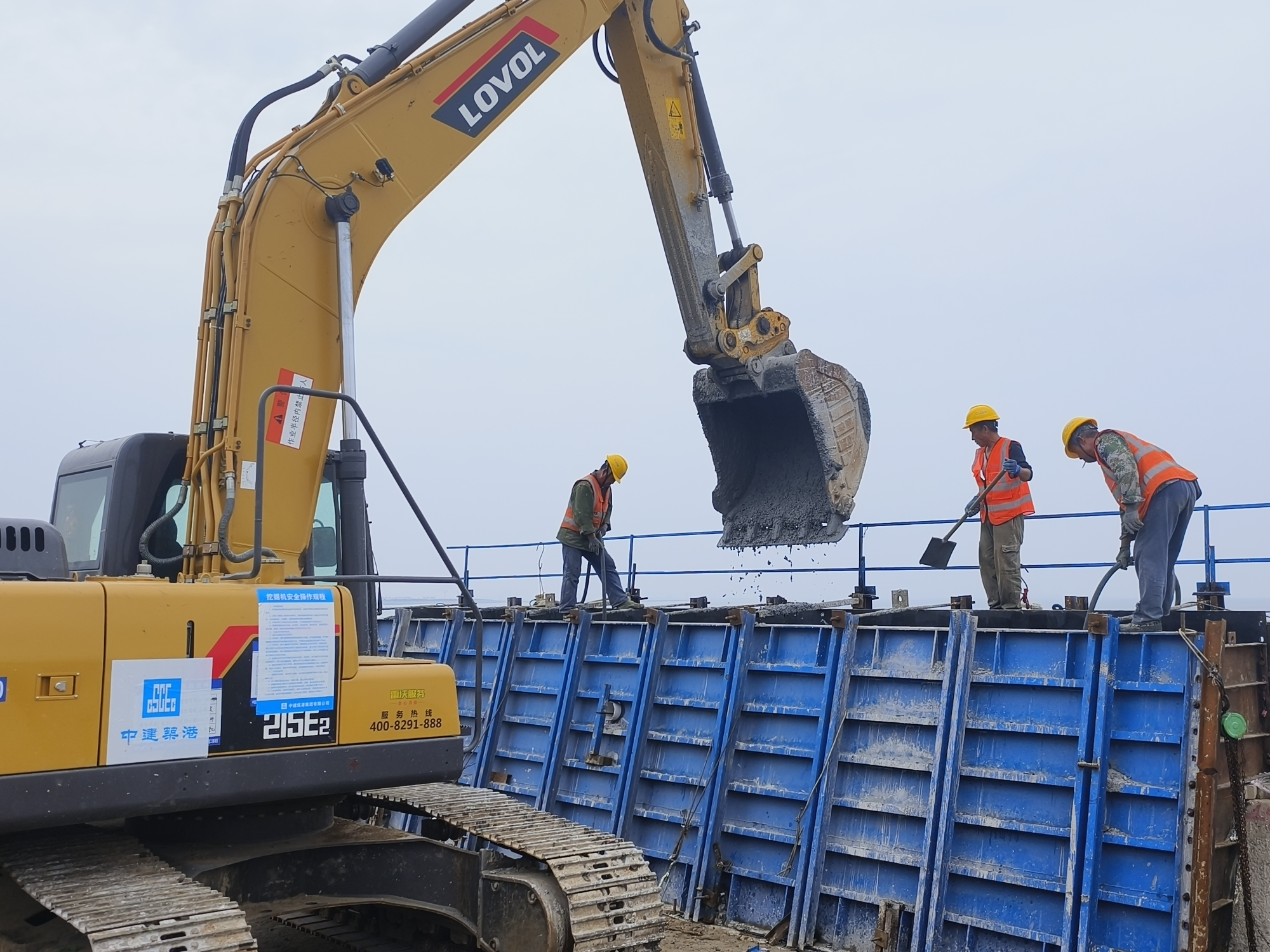 筑牢沿海生态安全屏障——中建筑港潍坊海AG真人 AG港产业园项目加快建设侧记(图3)